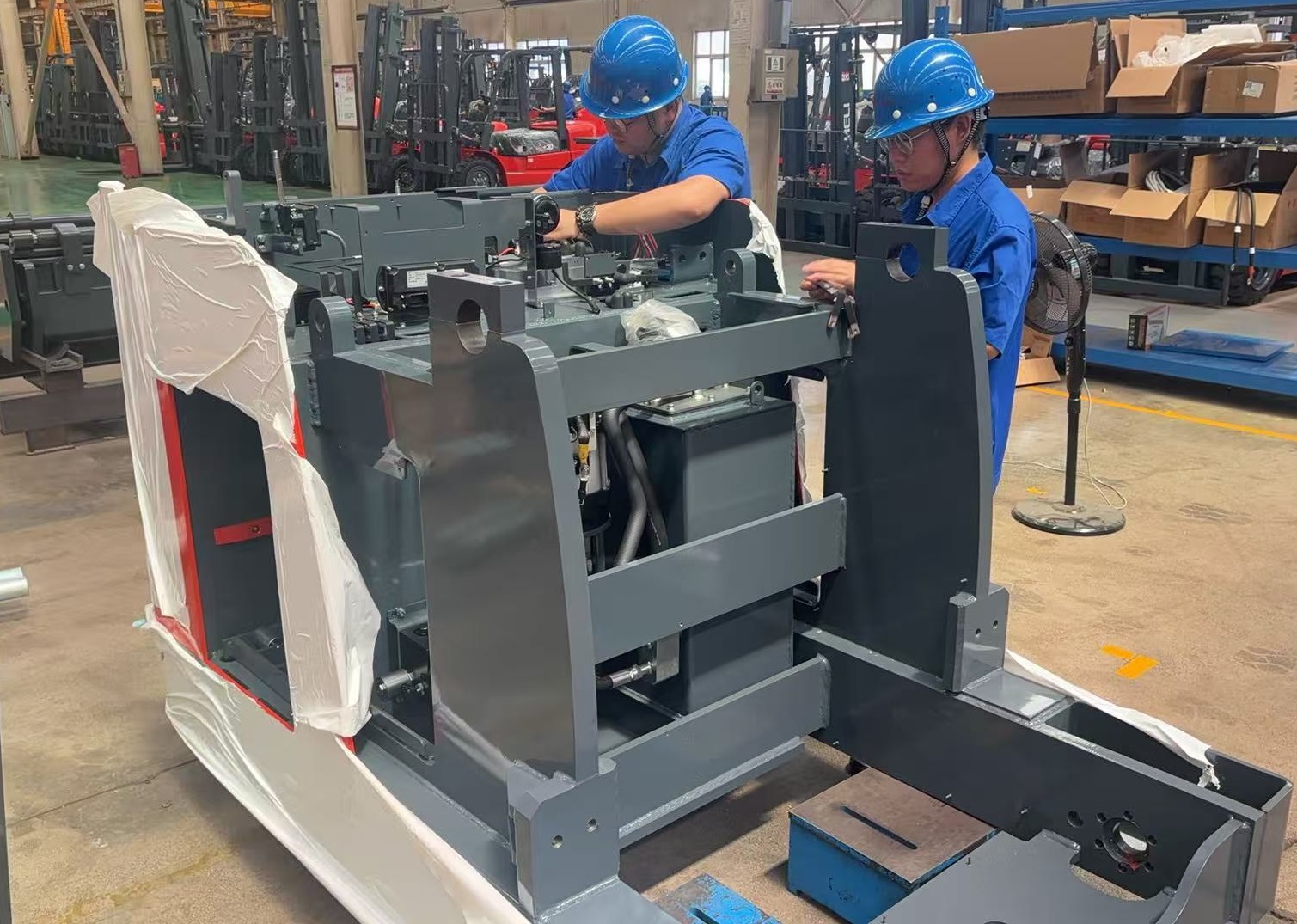 圖2 站架式人下行三向車車架焊接、裝配指導(dǎo) 左2圖.jpg